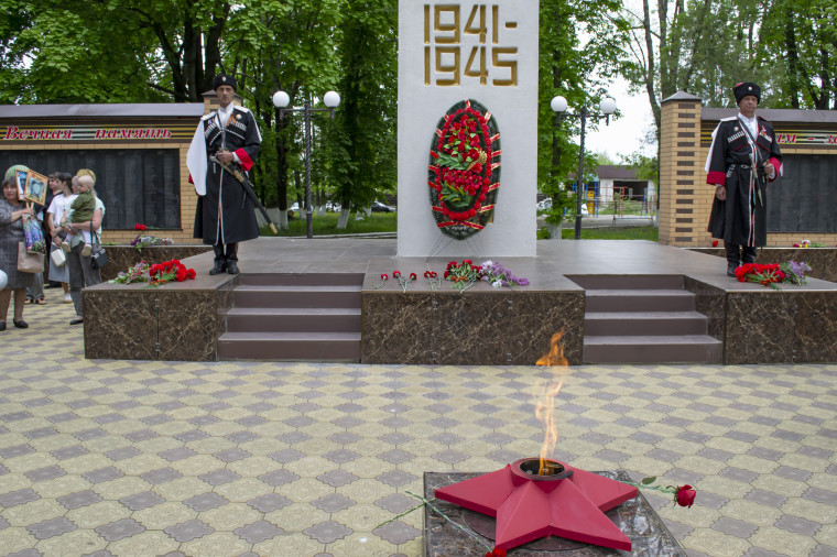 Торжественный митинг, посвященный 80-летию Победы в Великой Отечественной войне, состоялся в ст.Кардоникской.